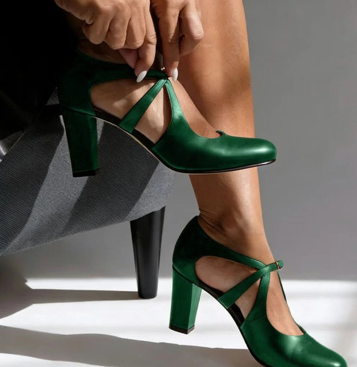 Jonna™ | Elegantsed nahast kontsad