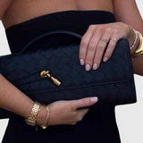 Melanie Clutch kuldse sõlmega
